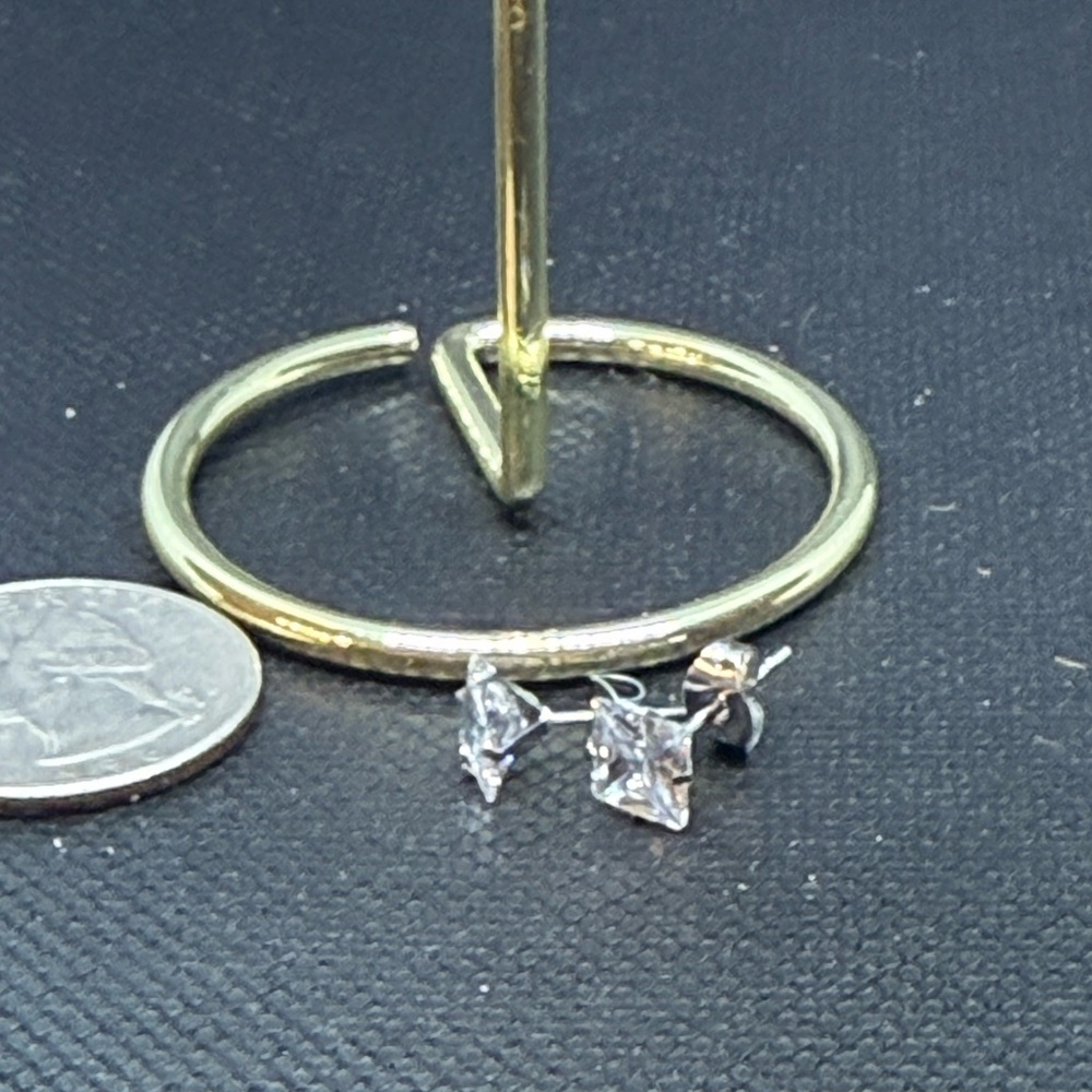 Unisex silver diamond stud earrings